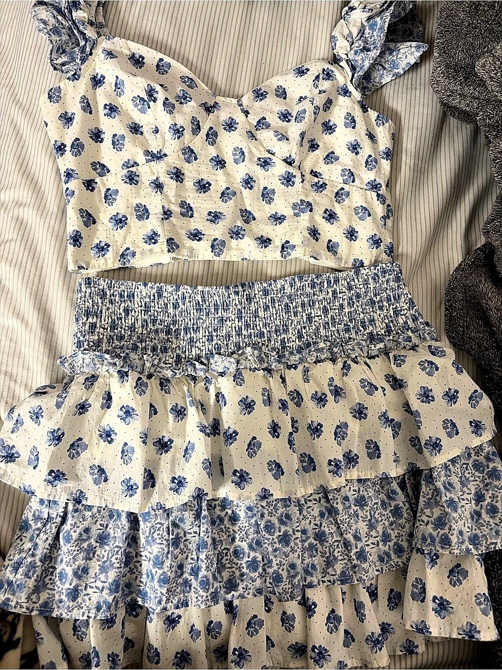 Women’s Floral Ruffle Dress in White & Blue Like New